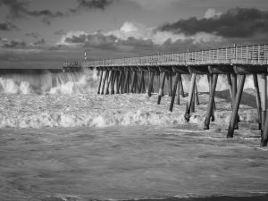 Big waves at Hermosa Pier